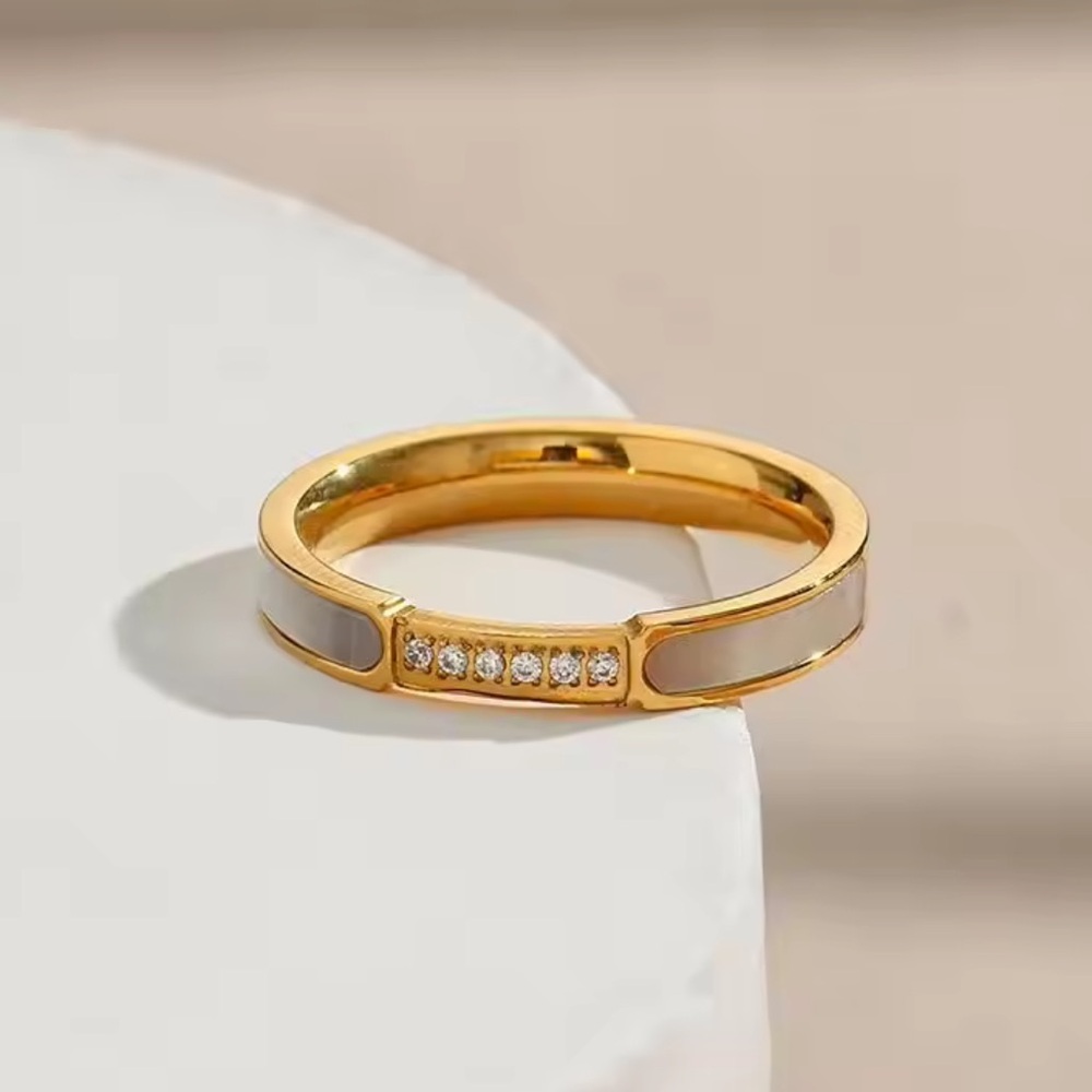 Chic Gold and White Women's Ring